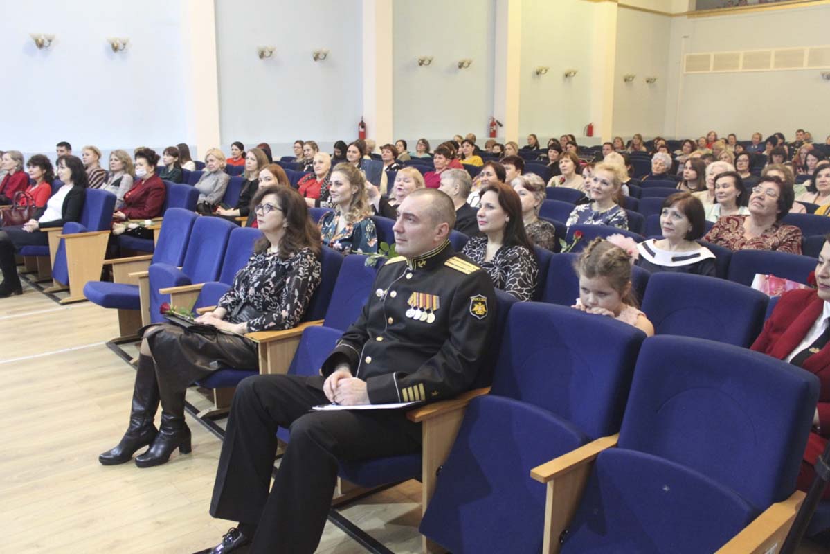 На Балтийском флоте поздравили женщин с Международным женским днем :  Министерство обороны Российской Федерации